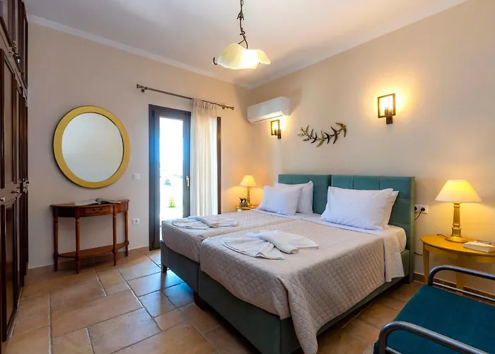 Solaris Methea- Luxury Central Villa By The Castle