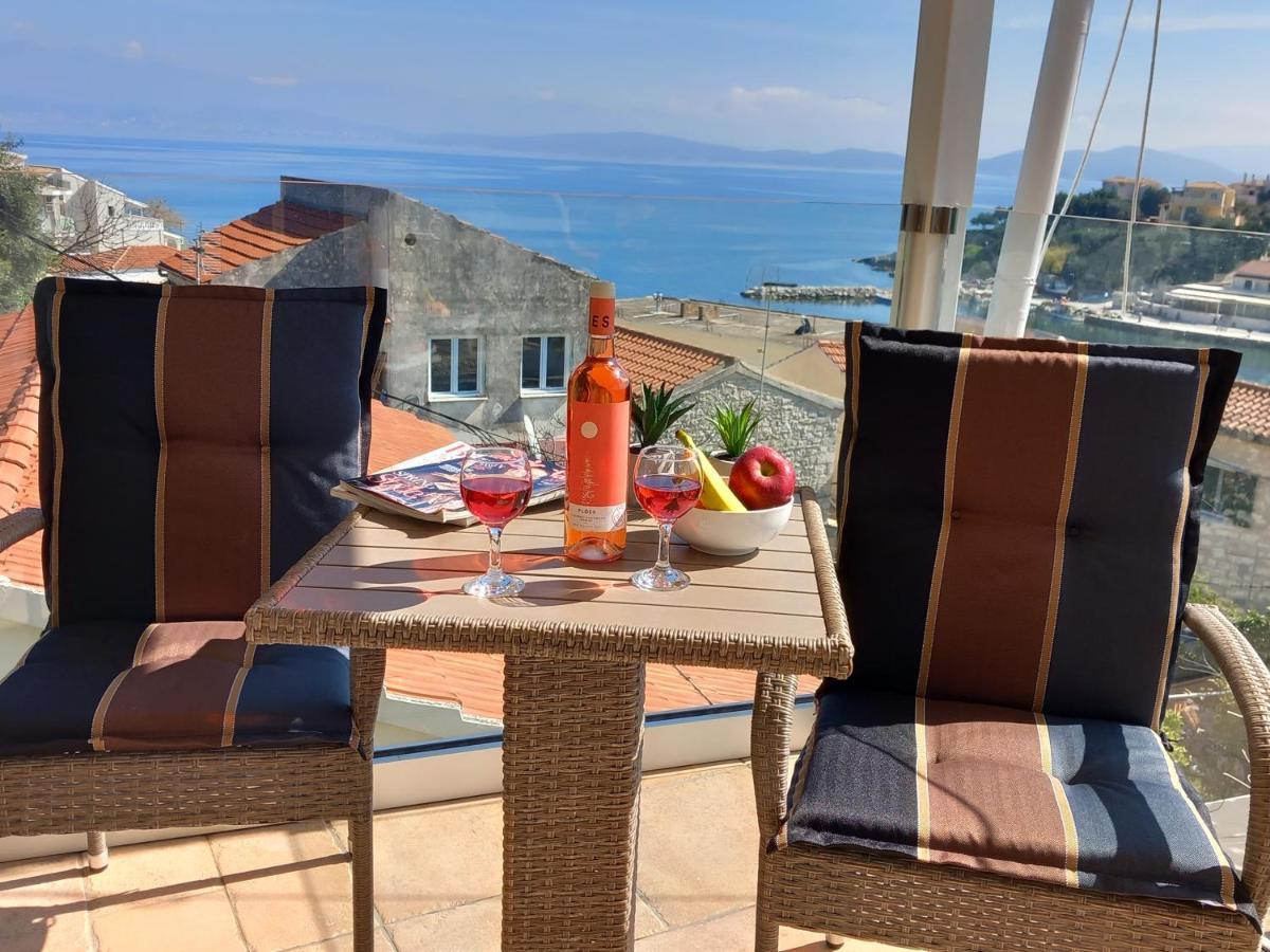 Solaris Methea- Luxury By The Castle Villa