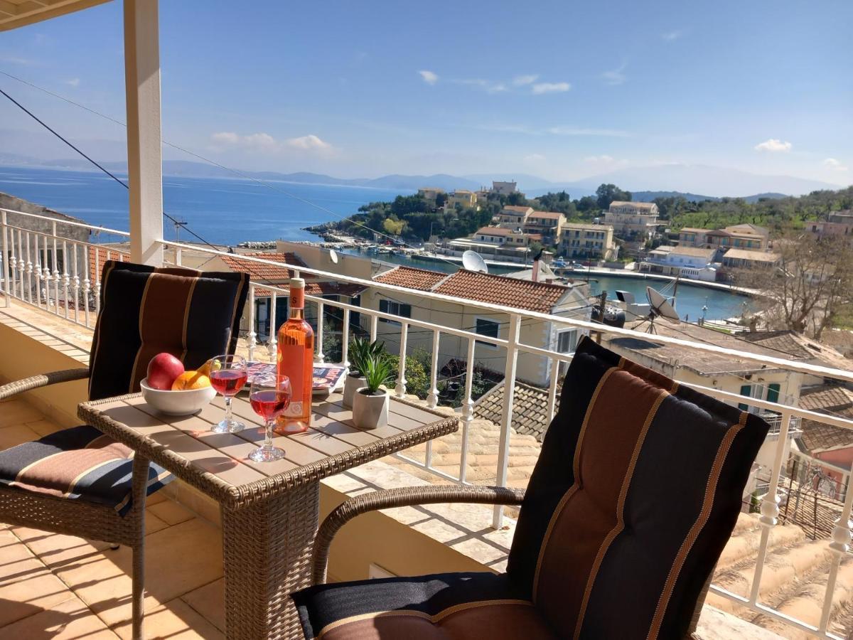 Villa Solaris Methea- Luxury By The Castle