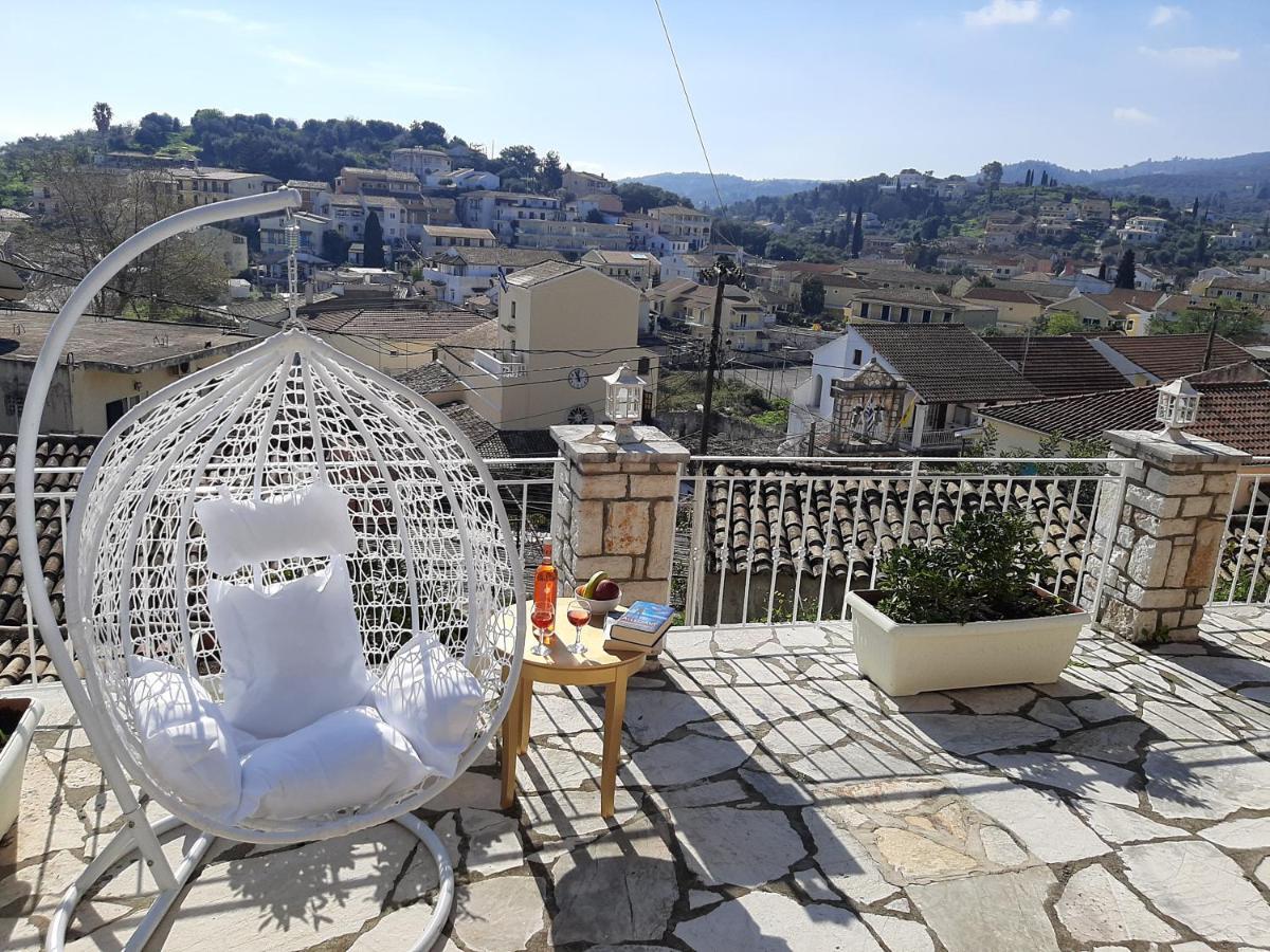 Villa Solaris Methea- Luxury By The Castle *
