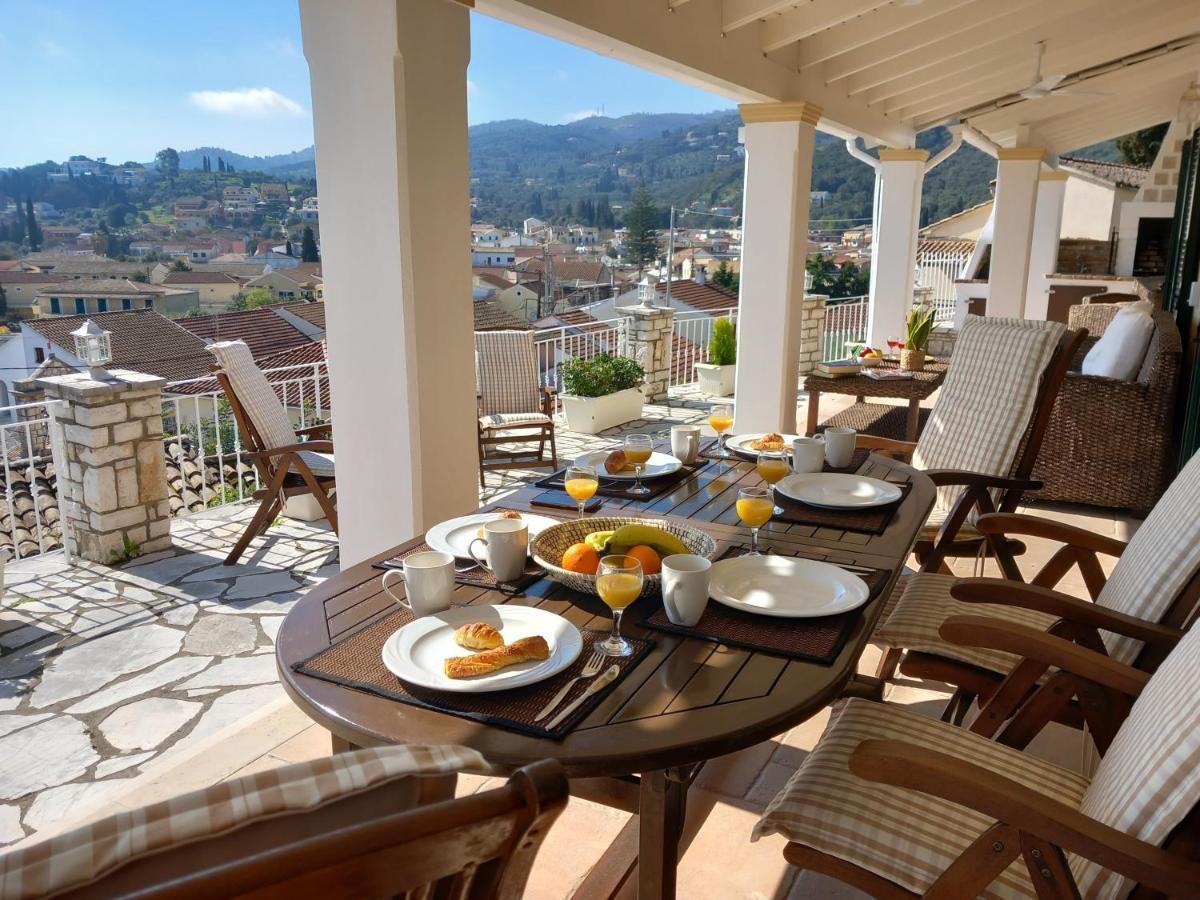 Villa Solaris Methea- Luxury By The Castle *