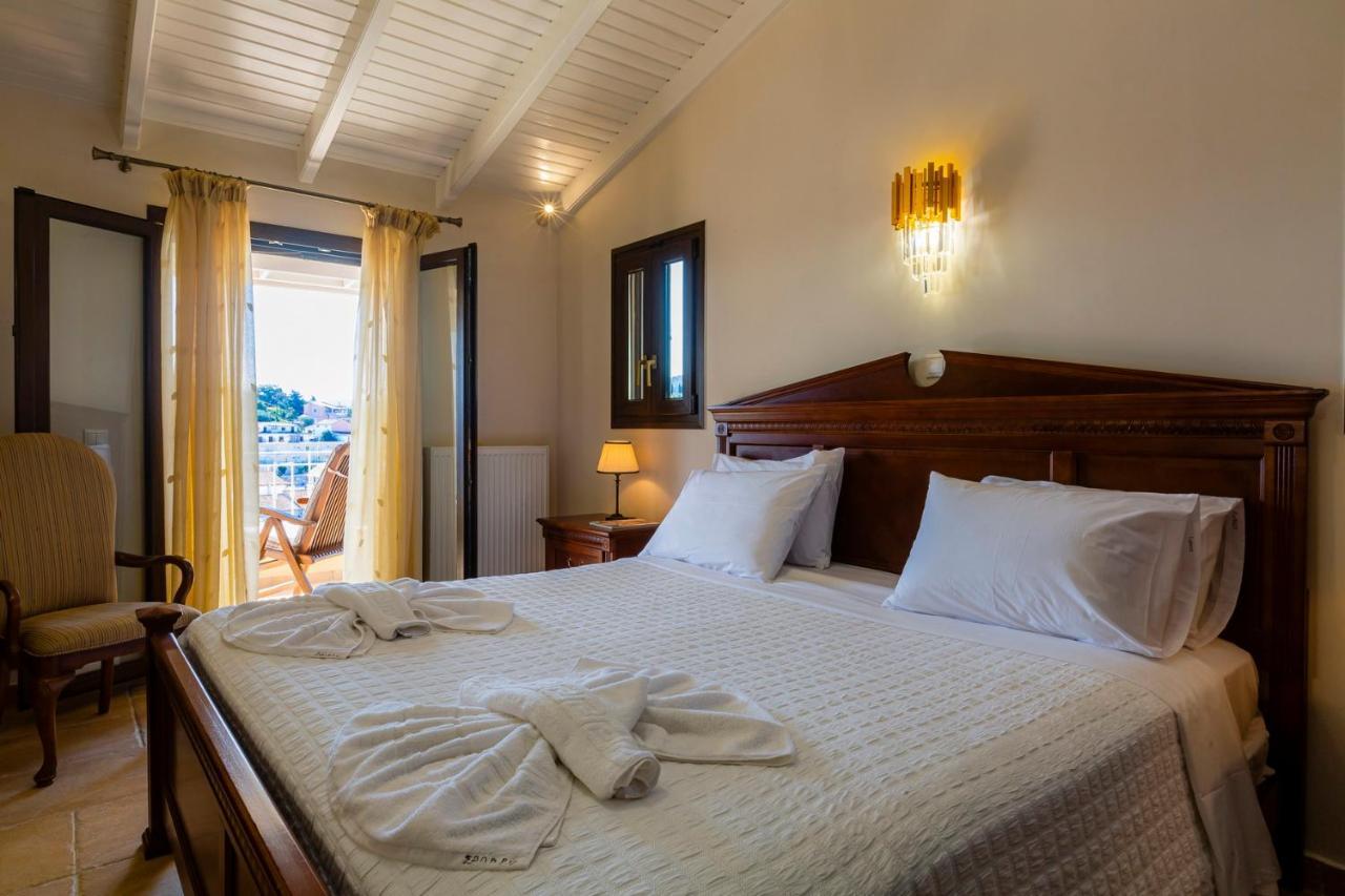 Solaris Methea- Luxury By The Castle *