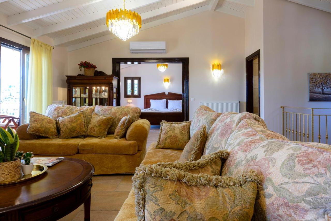 Villa Solaris Methea- Luxury By The Castle *