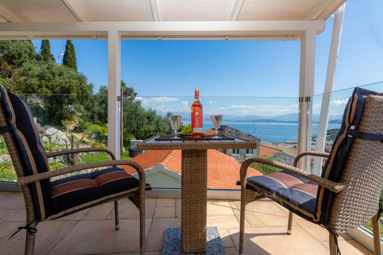 Solaris Methea- Luxury By The Castle Villa Kassiopi