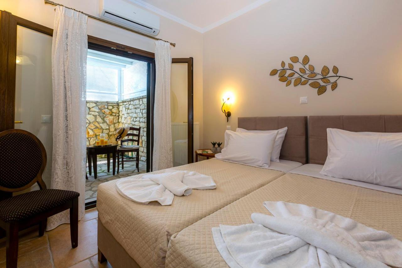 Solaris Methea- Luxury By The Castle *