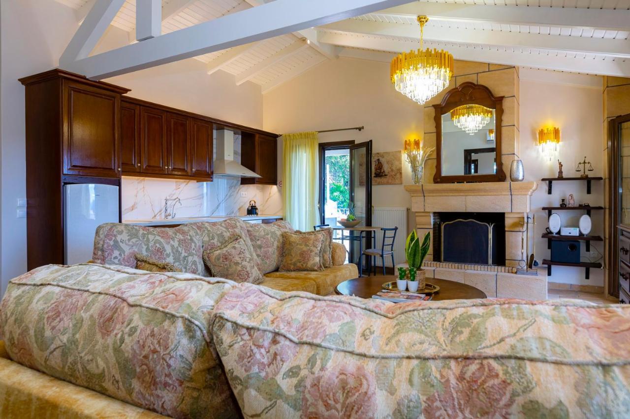 Solaris Methea- Luxury By The Castle Villa