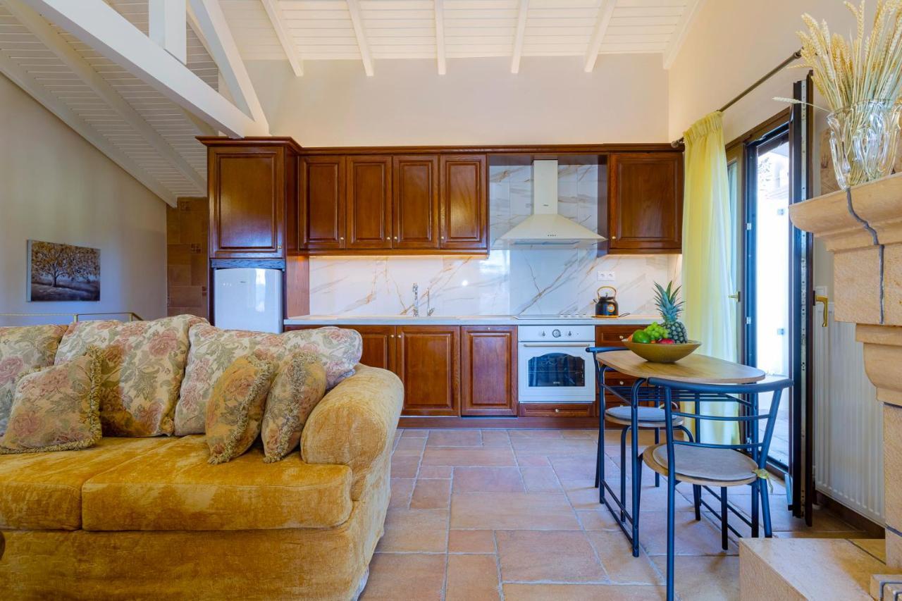 Solaris Methea- Luxury By The Castle Villa