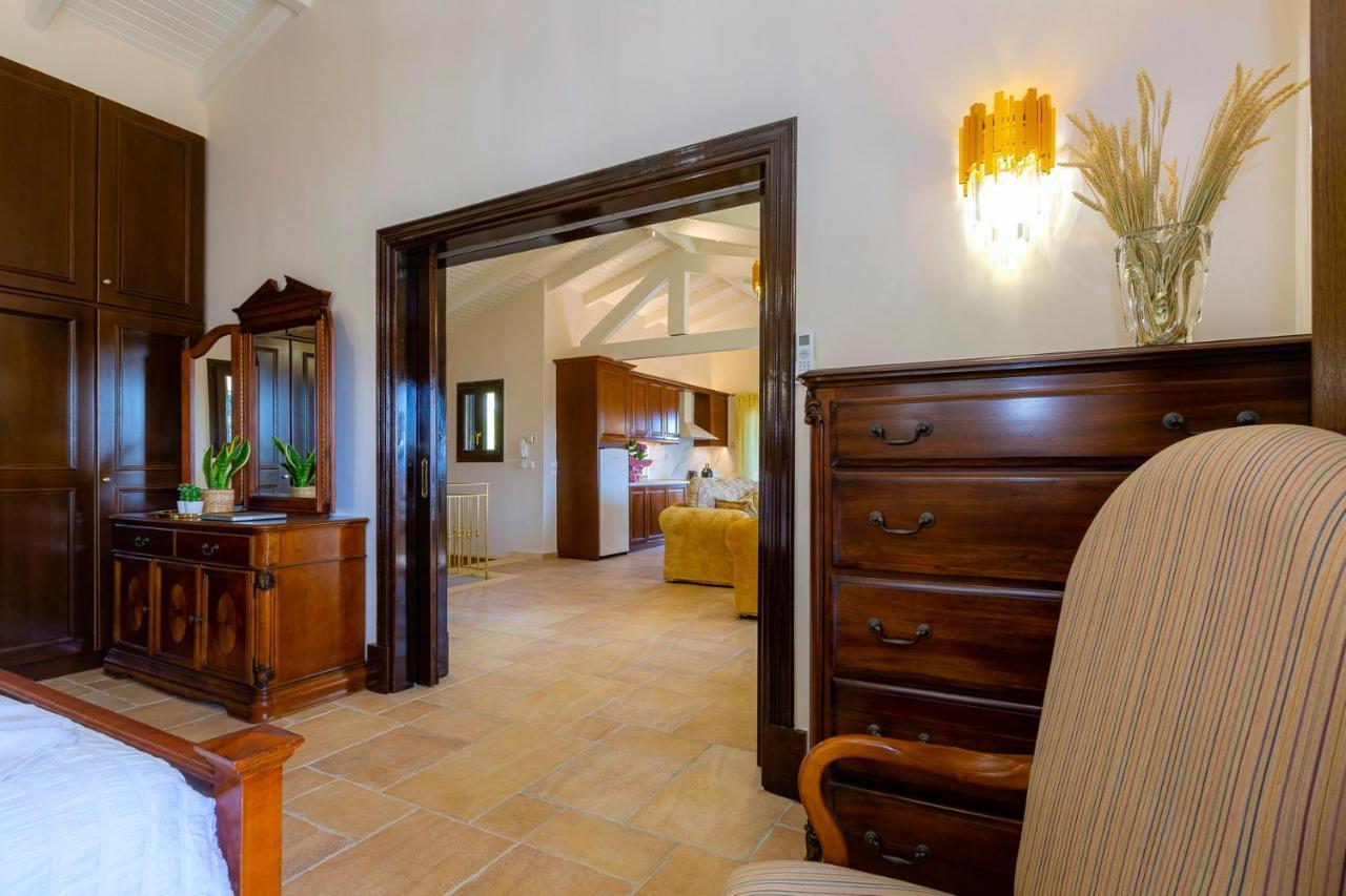 Villa Solaris Methea- Luxury By The Castle Kassiopi