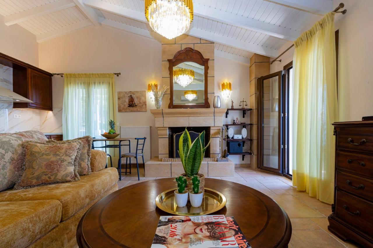 Solaris Methea- Luxury By The Castle *